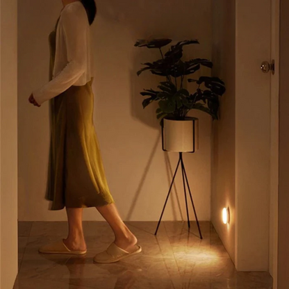 GlowMotion - LED Wall Light with Motion Sensor