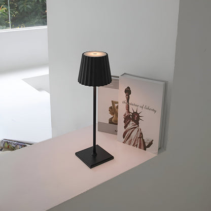LaminaTouch - Dimmable Cordless and Rechargeable Modern LED Table Lamp