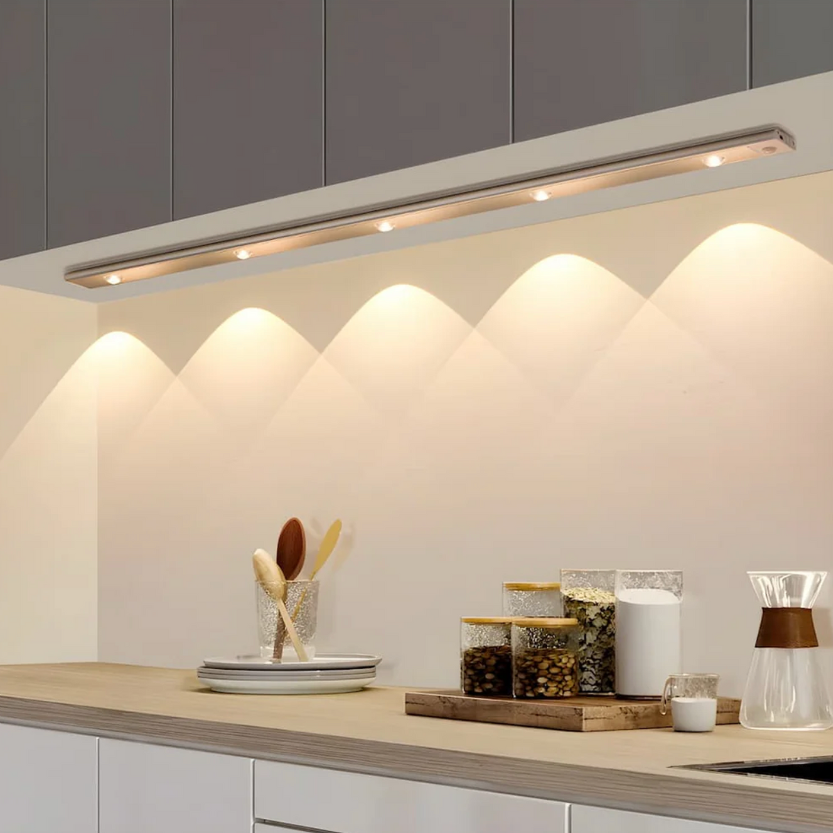 Rechargeable LED Under Cabinet Light 'KitchenGlow' - with Motion Sensor – Cordless & Dimmable