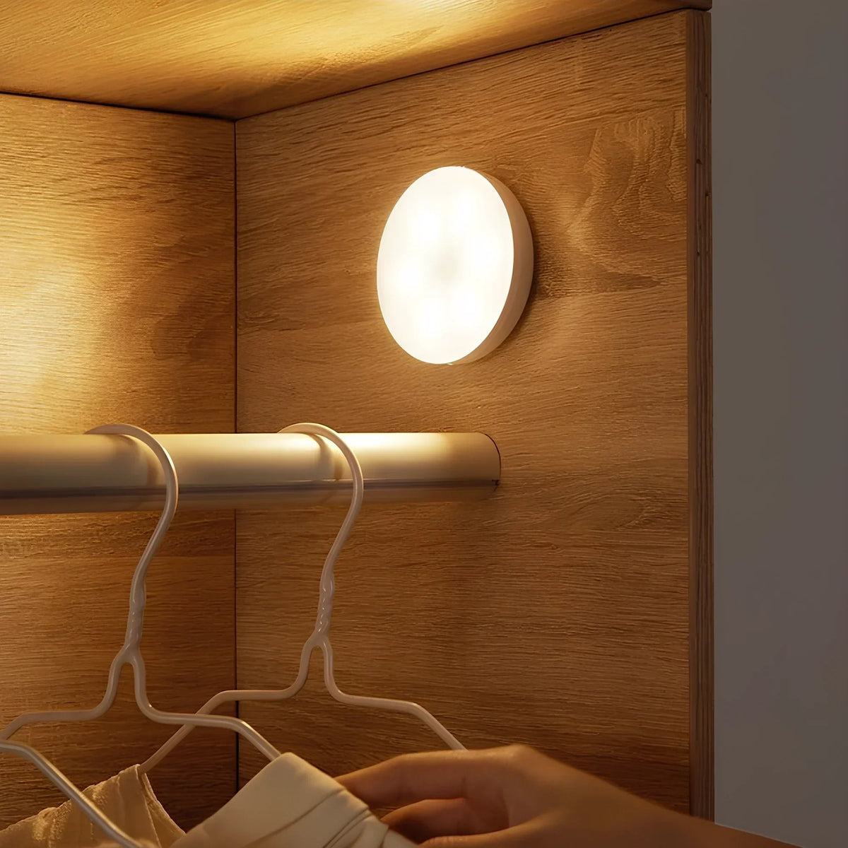 Rechargeable Wireless LED Motion Sensor Light "LumiBeam" for Cupboards, Wardrobes & Stairs